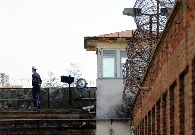 Човек мачка пребачен у најчуванији затвор!